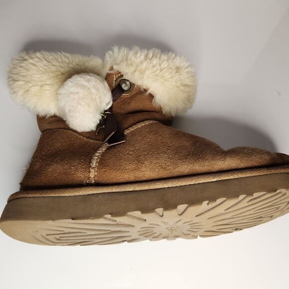 UGG Bailey ll Button Chestnut Winter Boots Size 8 - Picture 10 of 10